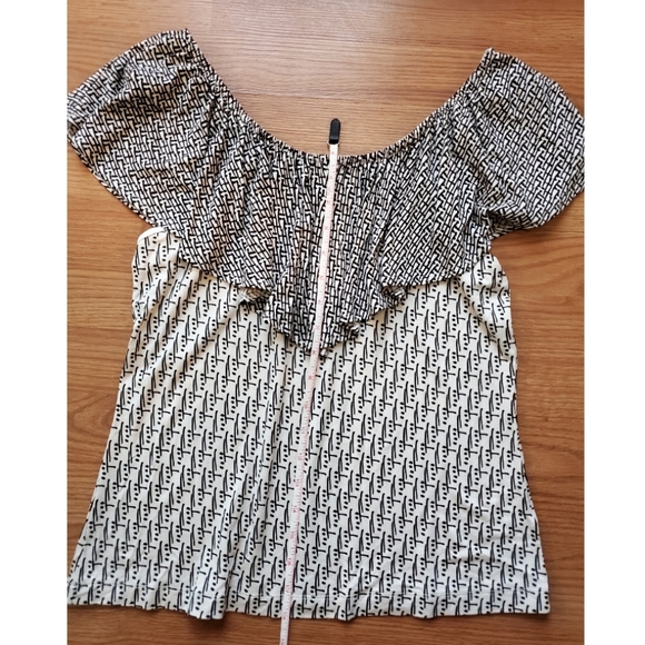 Anthropologie Off Shoulder Top - Picture 2 of 10